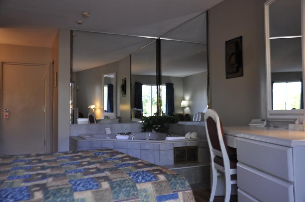 Motel Les Pignons Verts Buckingham Quarto foto